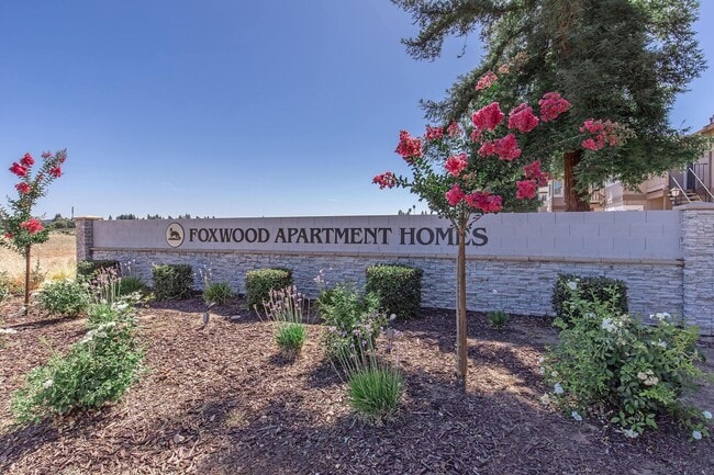 Foxwood Apartment Homes, Fresno, CA 93710 - photo 2