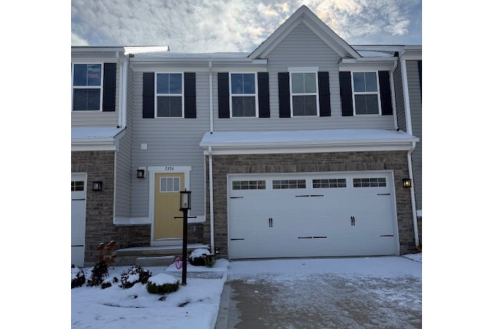 7351 S Pointe Ln, Parma, OH 44130 - photo 1