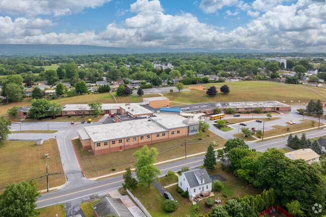 North Side Elementary School scores a B rating on Niche.com serving grades K-5.