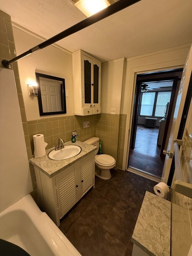 621 Springfield St, Chicopee, MA 01013 - photo 2