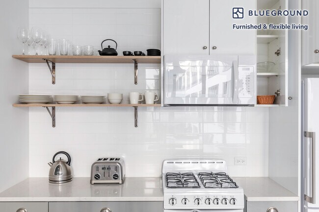 5050 N Broadway unit FL3-ID380, Chicago, IL 60640 - photo 7