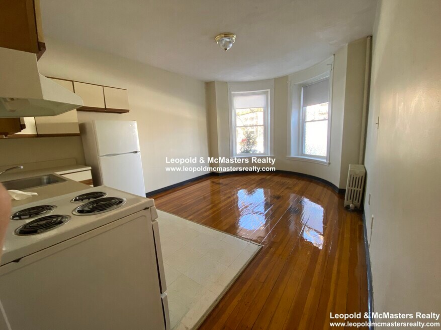 1114 Commonwealth Ave unit 4, Allston, MA 02134 - photo 1