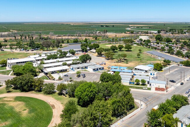 The campus of Firebaugh Community Day School in Firebaugh.