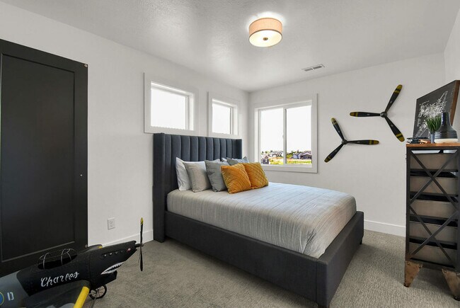 3491 Ammon Rd unit 37877631, Ammon, ID 83406 - photo 6