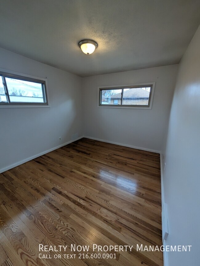 15334 Triskett Rd unit 2, Cleveland, OH 44111 - photo 2