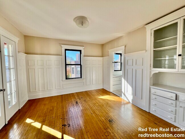 225 Chestnut Hill Ave unit 3, Boston, MA 02135 - photo 3