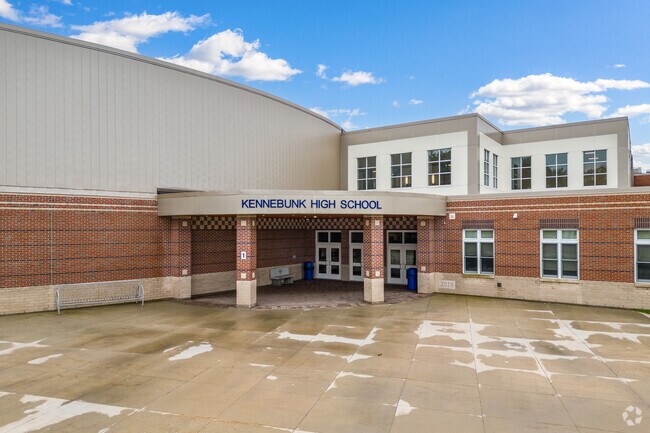 Kennebunk High School serves Arundel within RSU 21 and earns strong ratings.