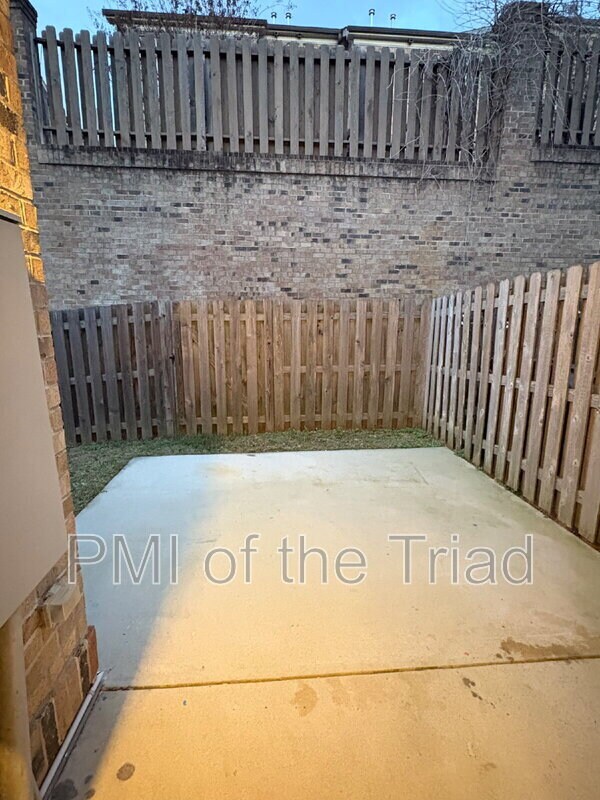 1146 Augustine Heights Dr, Winston Salem, NC 27103 - photo 6