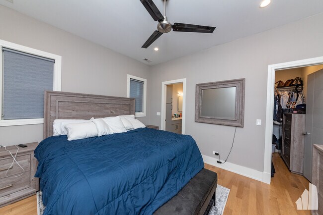 3049 N Clybourn Ave unit 3, Chicago, IL 60618 - photo 3