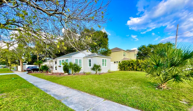 3319 W Paul Ave, Tampa, FL 33611 - photo 4