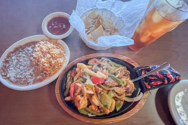Tasty fajitas at El Campestre Restaurant Dos.
