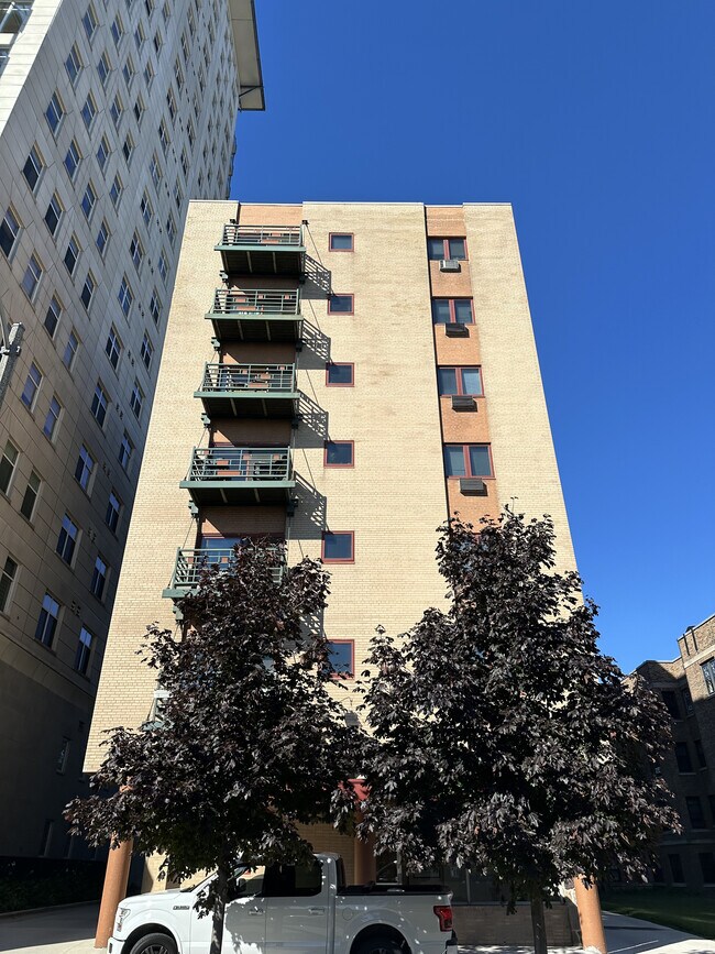 1321 N Franklin Place, Milwaukee, WI 53202