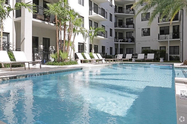 The Queue, Fort Lauderdale, FL 33316 - photo 2