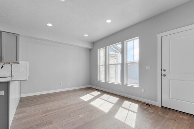 6566 W Raynolds Peak Way, West Jordan, UT 84081 - photo 4