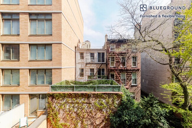 108 W 15th St unit FL4-ID1807, New York, NY 10011 - photo 5