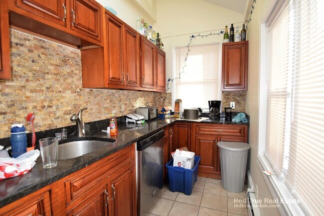 44 Pratt St, Allston, MA 02134 - photo 2