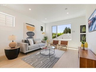 3958 SE Gladstone St, Portland, OR 97202