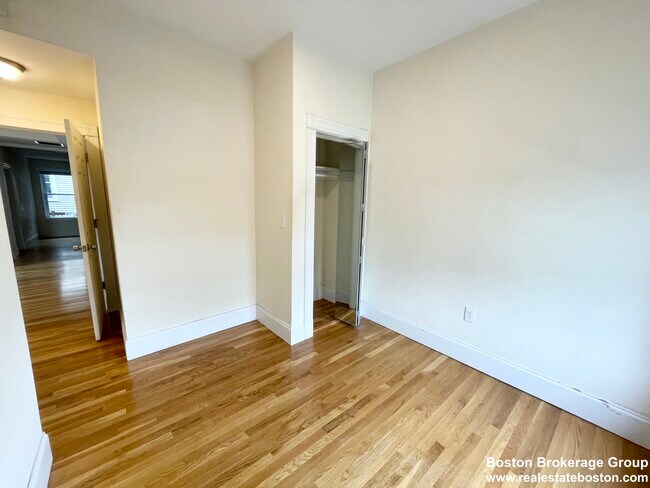 92 L St unit 2, Boston, MA 02127 - photo 4