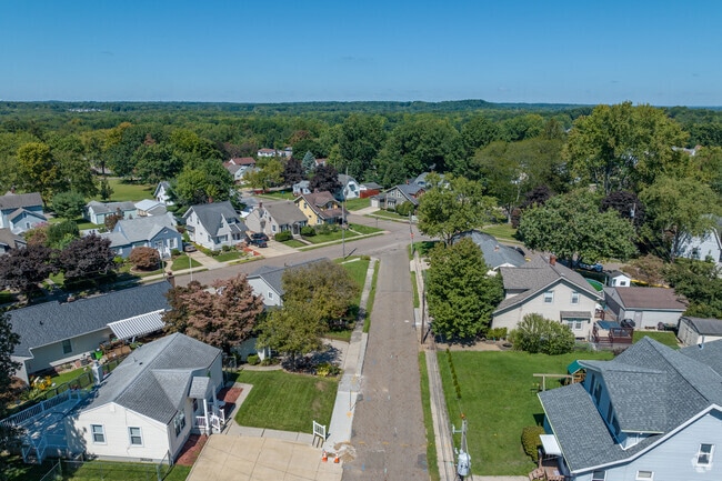 Citizens of North Barberton have easy access to local amenities.