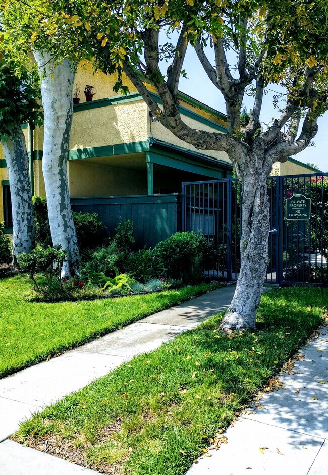 131 Montana St Unit F, Monrovia, CA 91016