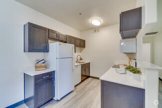 6802 N 67th Ave, Glendale, AZ 85301