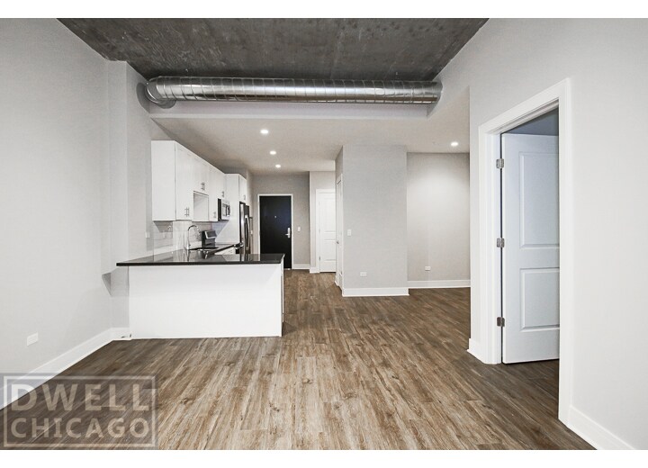 3801 N Broadway St unit 1, Chicago, IL 60613 - photo 1