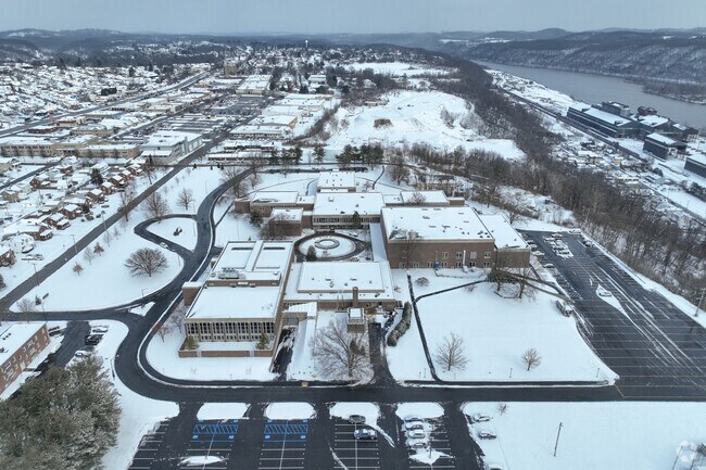 Aerial of Highlands Senior High School.