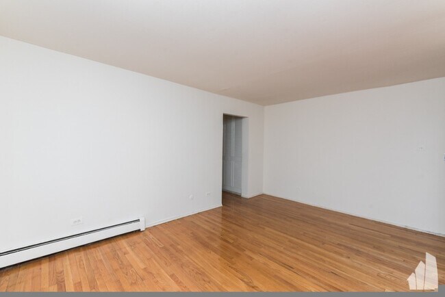 6830 N Sheridan Rd unit 575, Chicago, IL 60626 - photo 3