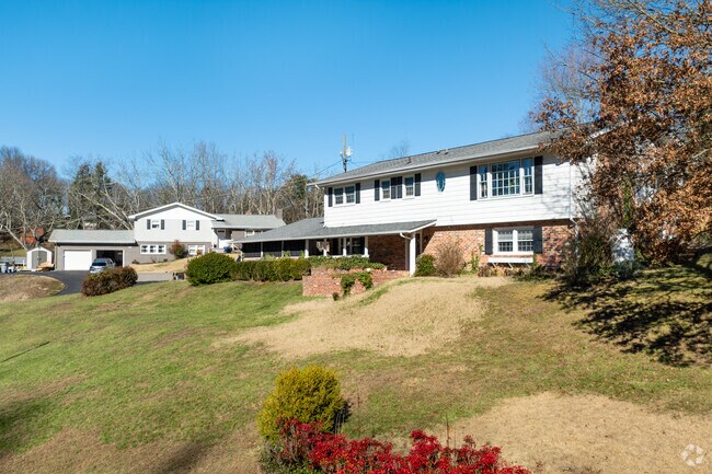 Belle Brook Estates is dotted with mid-century homes ranging from $180,000 to $354,000.