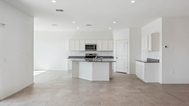 1522 E Glazier Dr, Casa Grande, AZ 85122 - photo 3