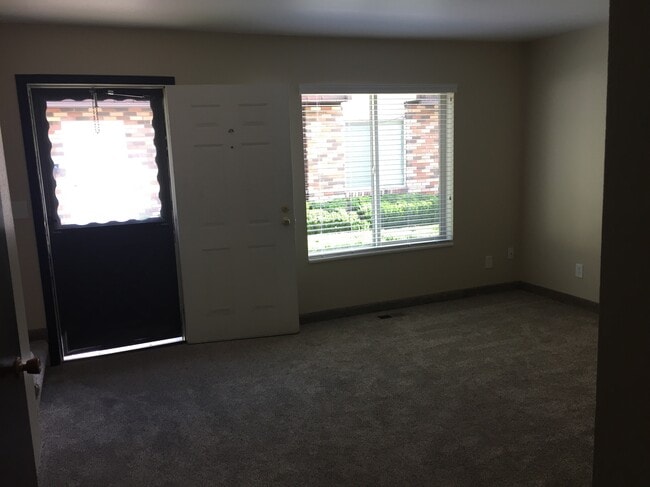 564 S 200 W unit 564, Logan, UT 84321 - photo 3