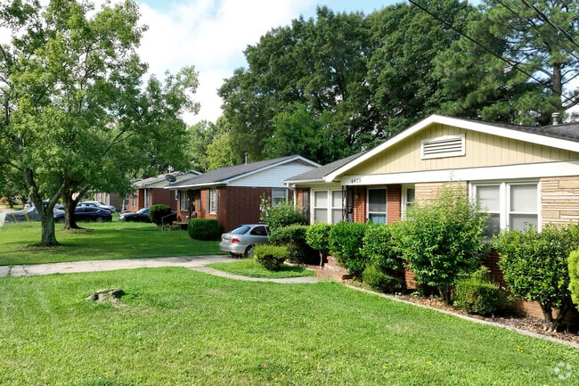 Beautiful tidy yards and updated homes are common throughout the  Thomasboro-Hoskins area.
