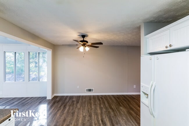 2191 Grayfield Dr, Grayson, GA 30017 - photo 4