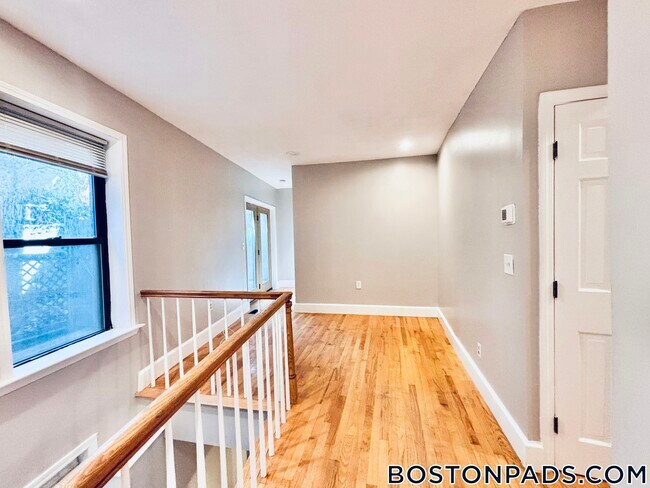 37 Sheafe St unit 2, Boston, MA 02113 - photo 7
