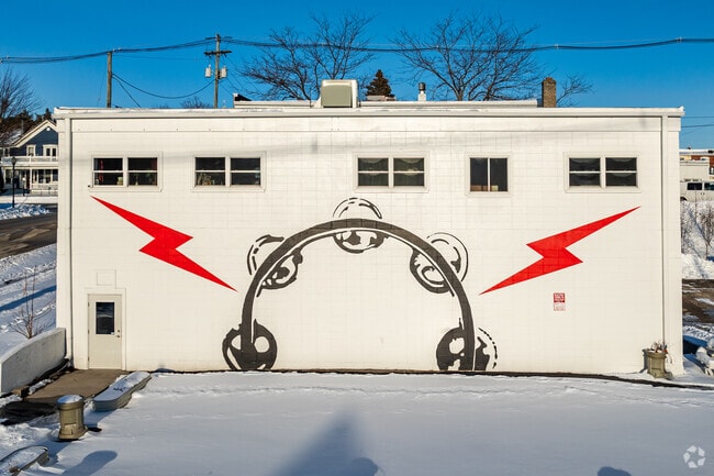 The Holiday Music Hotel in Sturgeon Bay has its own radio station hosting local musicians.