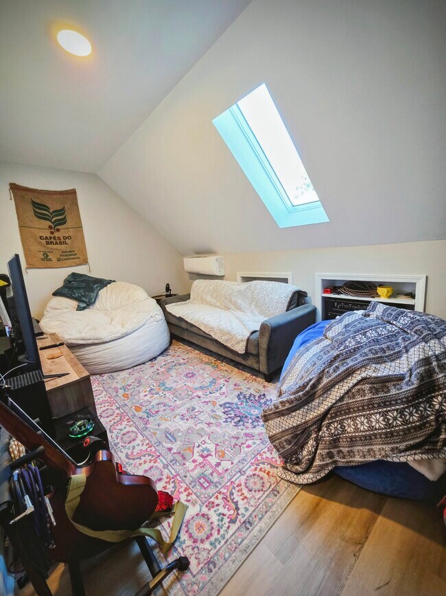 3022 N Frederick Ave unit 2, Milwaukee, WI 53211 - photo 7