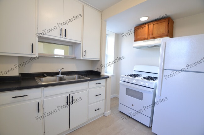 811 N Center St unit 1, Joliet, IL 60435 - photo 7