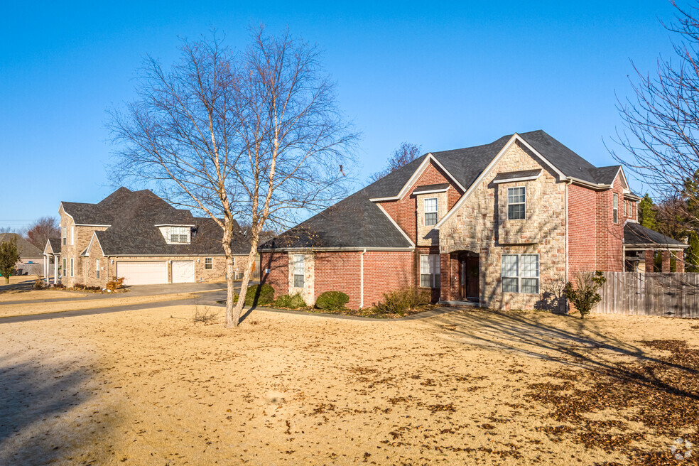 Neighborhood_Tonitown_V2_121423