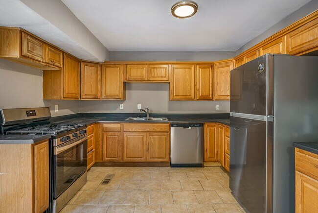 215 Midlothian Rd, Saint Louis, MO 63137 - photo 3