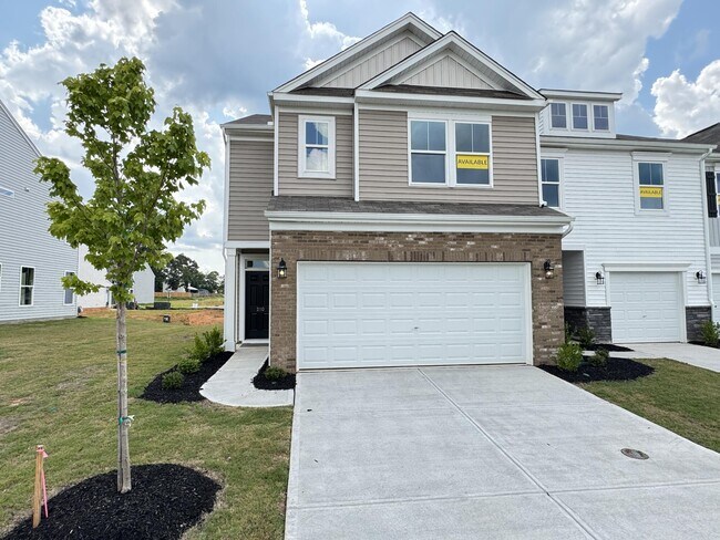 210 Toal Ct, Berea, SC 29611 - photo 2