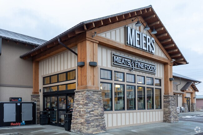 Meiers offers fresh meat and produce in Alpine.