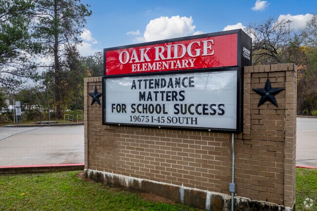 The Oak Ridge Elementary has a 13:1 student to teacher ratio.