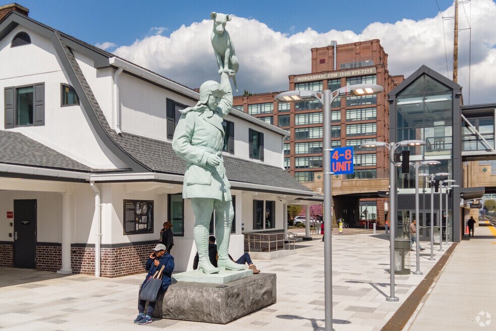 Neighborhood_Mineola_FirstCut_072123