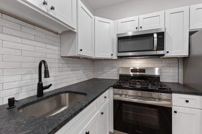 96- 100 Chestnut St, Albany, NY 12210 - photo 4