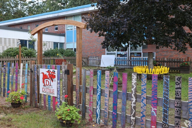 Dutile Elementary School has ian outdoor class room in River Pines.