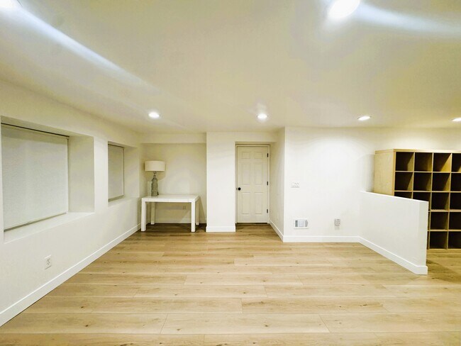 168 Westwood Dr unit Lower unit, San Francisco, CA 94112 - photo 3