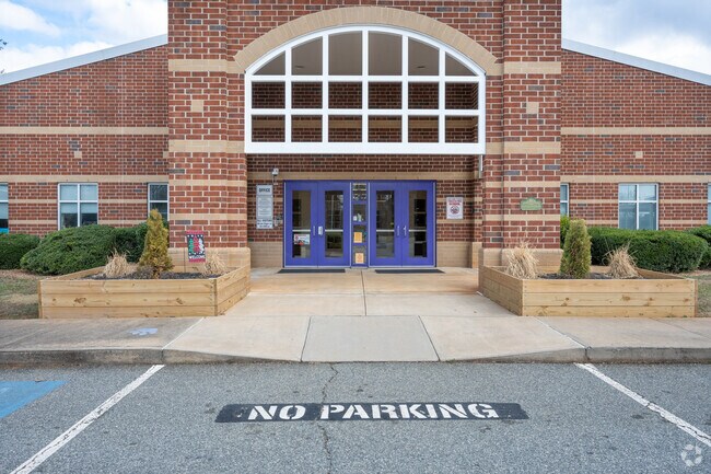 Cornatzer Elementary School has a student-teacher ratio of 14 to 1.
