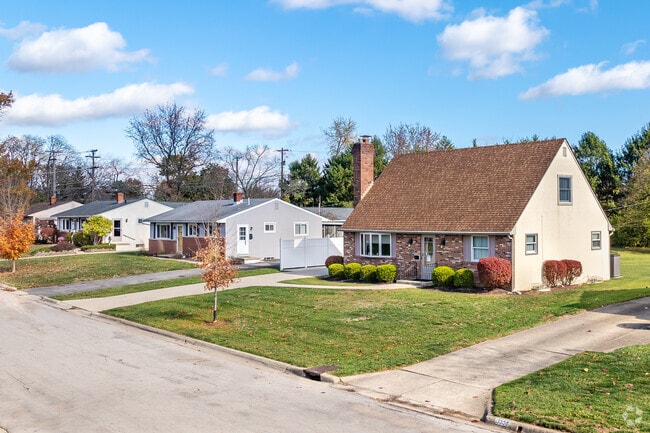 Midcentury homes in the Brentwood Park neighborhood were built on large lots.  on