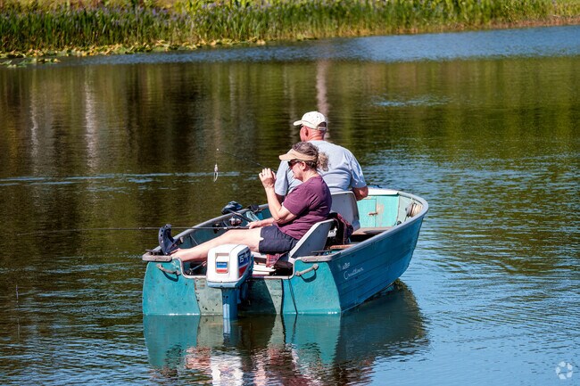 Residents enjoy fishing on Lake Umatilla for the day.