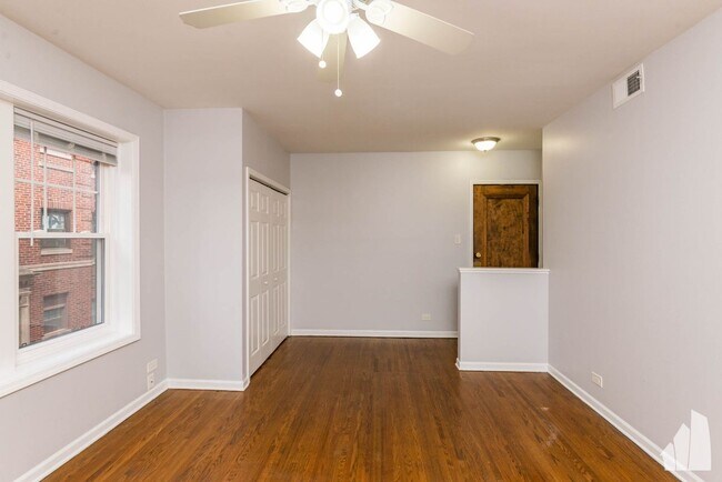 3708 N Sheffield Ave, Chicago, IL 60613 - photo 7